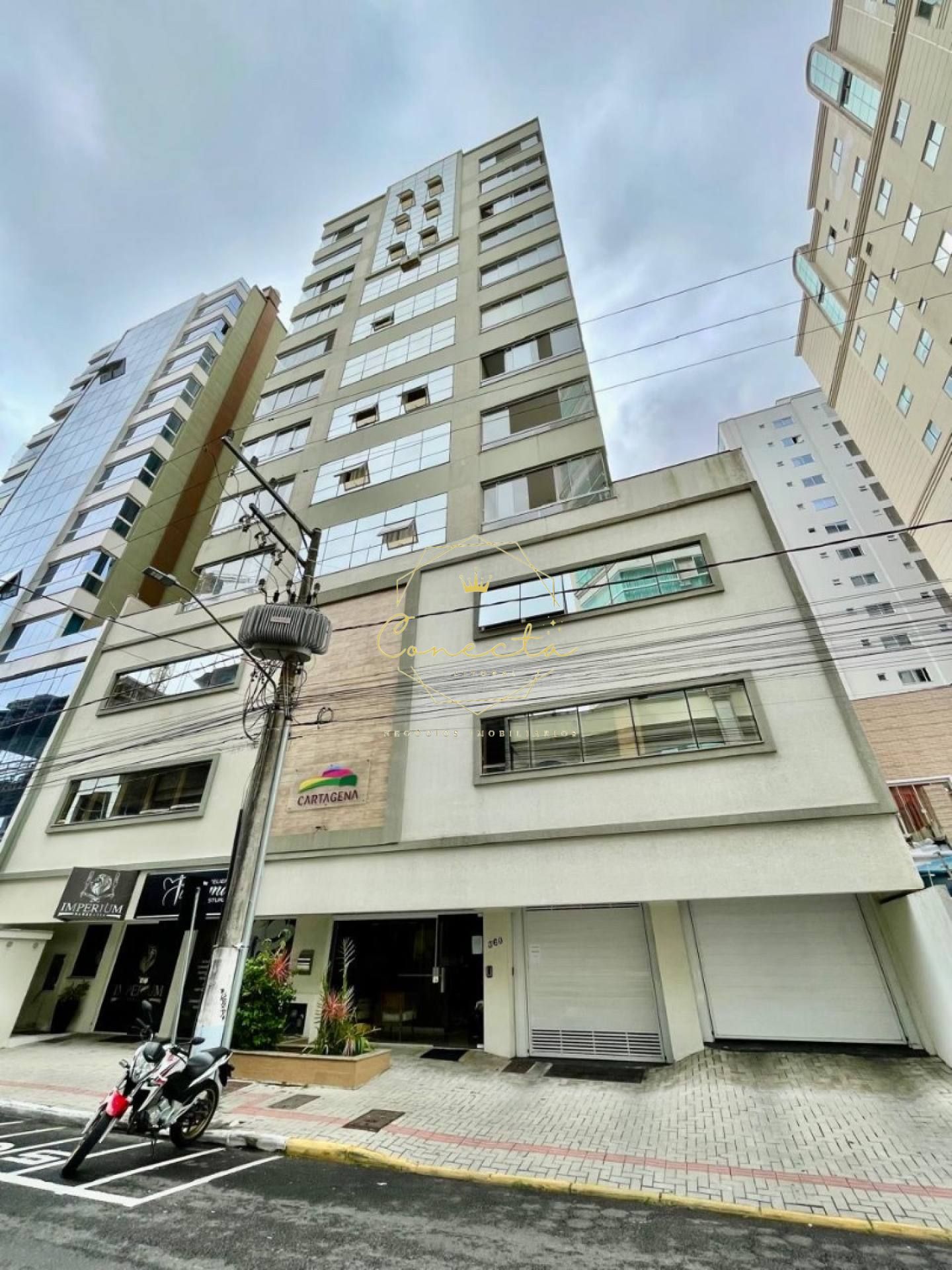Oportunidade a venda, apartamento mobiliado 3 suítes, 3 vagas!!