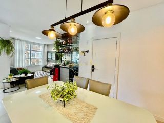 Oportunidade a venda, apartamento mobiliado 3 suítes, 3 vagas!!