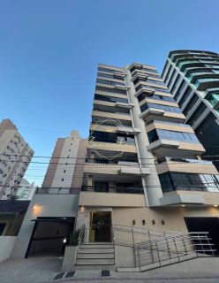 OPORTUNIDADE, apartamento mobiliado a venda em ITAPEMA/ MEIA PRAIA, próximo ao mar!