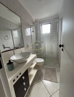 OPORTUNIDADE, apartamento mobiliado a venda em ITAPEMA/ MEIA PRAIA, próximo ao mar!