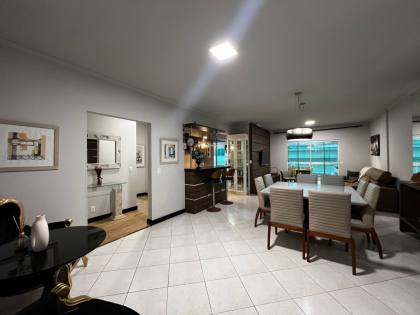 Apartamento à venda em itapema/ meia praia, 3 dormitórios, mobiliado, 2 vagas