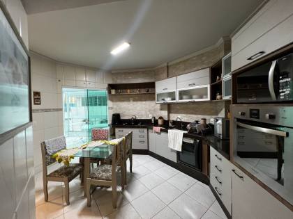 Apartamento à venda em itapema/ meia praia, 3 dormitórios, mobiliado, 2 vagas
