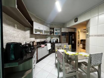 Apartamento à venda em itapema/ meia praia, 3 dormitórios, mobiliado, 2 vagas