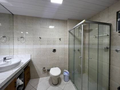 Apartamento à venda em itapema/ meia praia, 3 dormitórios, mobiliado, 2 vagas