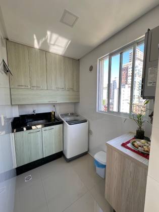 Oportunidade! Apartamento mobiliado a venda em itapema.