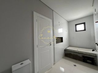 Apartamento a venda na  QUADRA DO MAR, 4 suítes, 3 vagas!!!