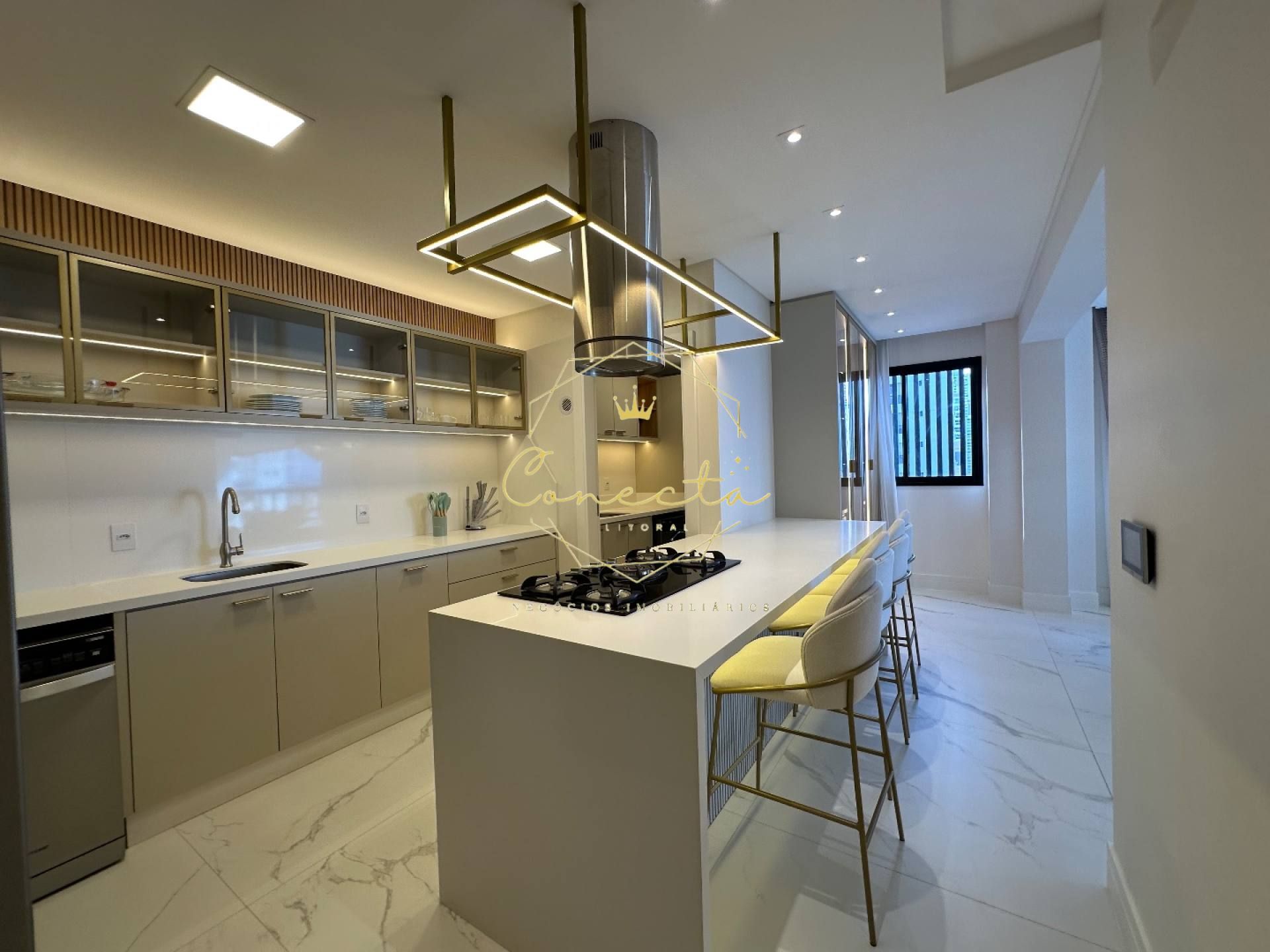 APARTAMERNTO A VENDA FINAMENTE MOBILIADO NA QUADRA MAR!!