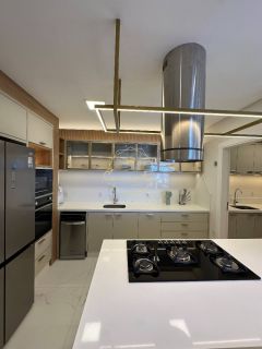 APARTAMERNTO A VENDA FINAMENTE MOBILIADO NA QUADRA MAR!!