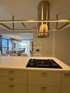 APARTAMERNTO A VENDA FINAMENTE MOBILIADO NA QUADRA MAR!!