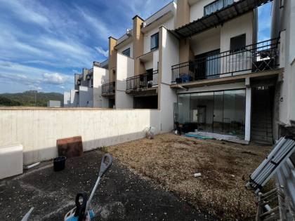 Sobrado triplex mobiliado a venda e BRUSQUE!!