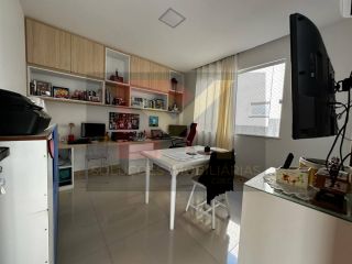 Apartamento Para Vender com 4 quartos 3 suítes no bairro 13 de Julho em Aracaju
