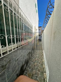 Casa Para Vender com 5 quartos 4 suítes no bairro Coroa do Meio em Aracaju