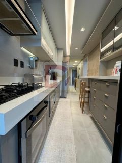 Apartamento Para Vender com 4 quartos 3 suítes no bairro Atalaia em Aracaju
