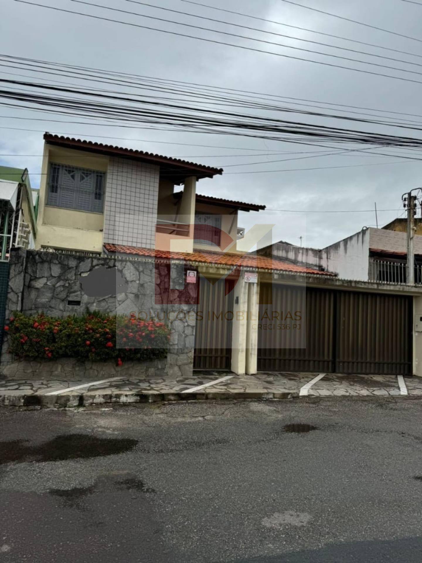 Casa Para Vender com 5 quartos 1 suítes no bairro Salgado Filho em Aracaju