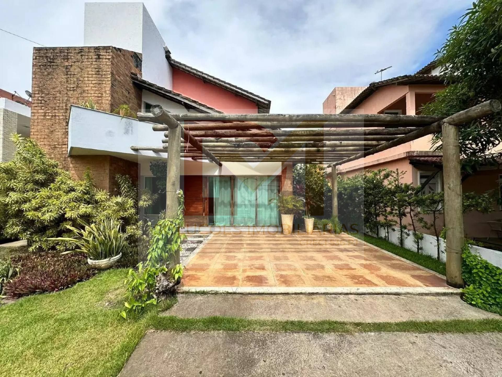 Casa de Condomínio Para Vender com 3 quartos 3 suítes no bairro Aruana em Aracaju / Condomínio Melício Machado.