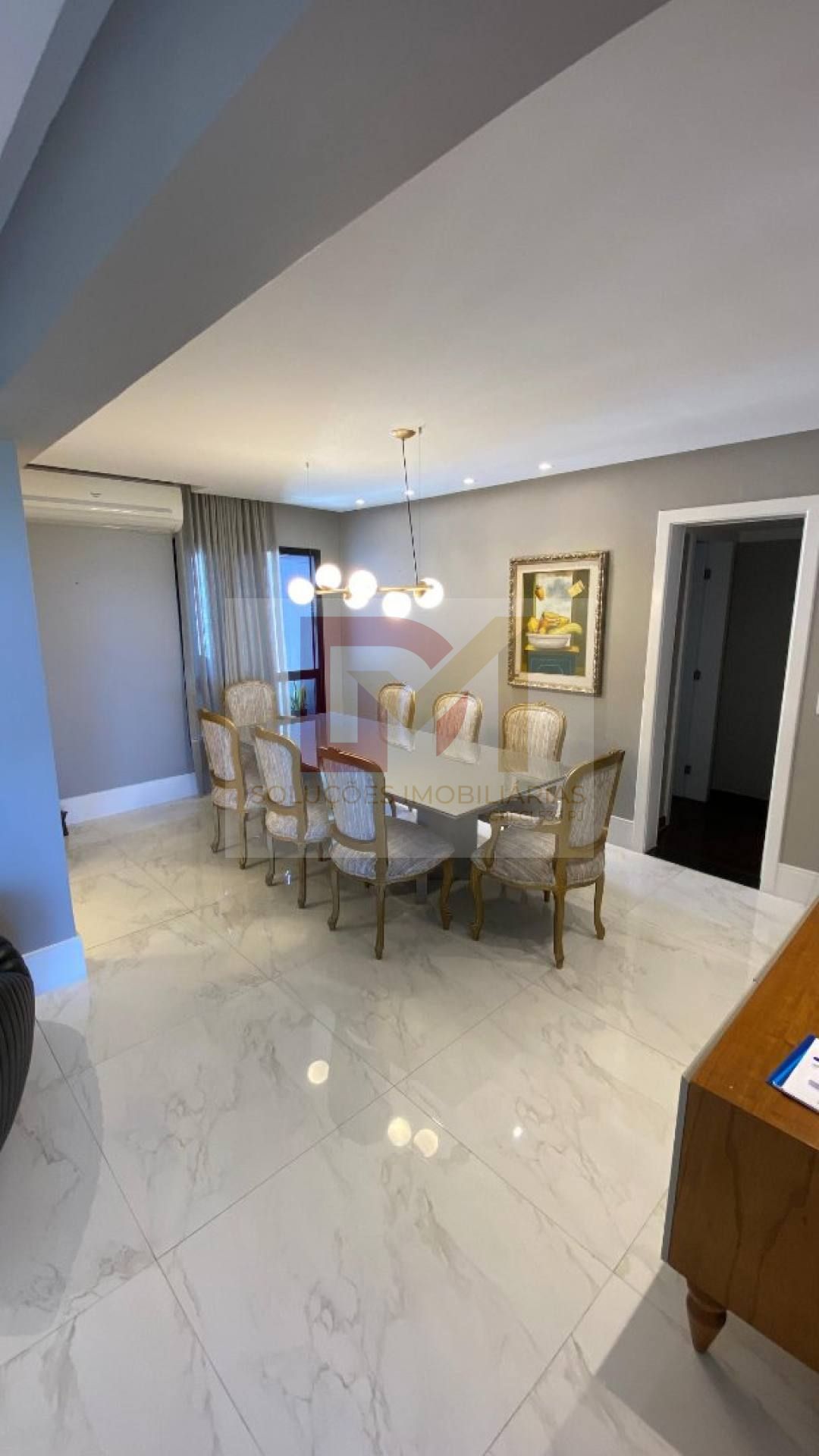 Apartamento Para Vender com 3 quartos 3 suítes no bairro 13 de Julho em Aracaju Condomínio Maison Saint Moritz.