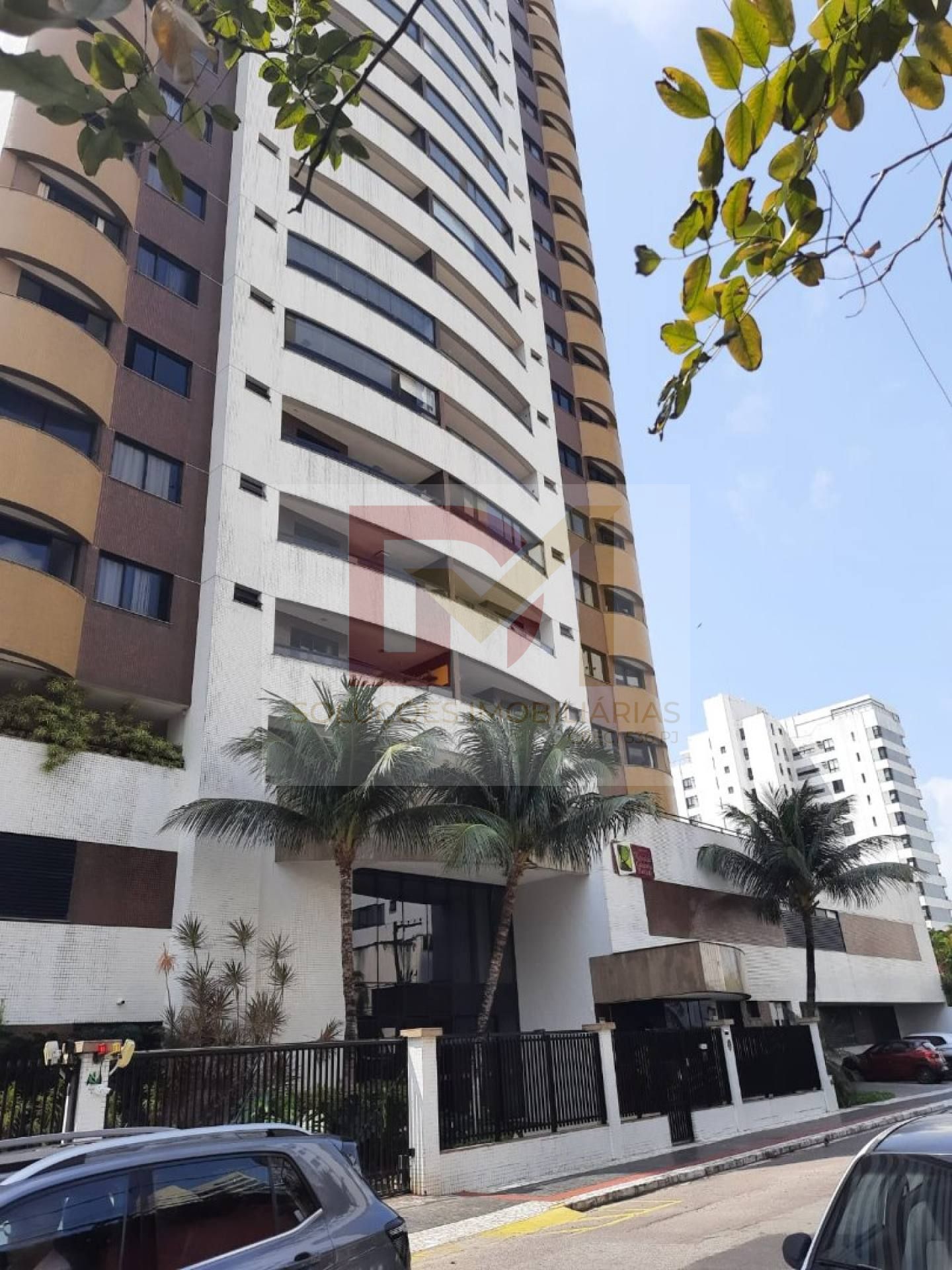 Apartamento Para Vender com 2 quartos 2 suítes no bairro Jardins em Aracaju / Edifício Ronaldo Calumby Barreto.