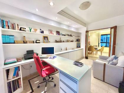 Apartamento Para Vender com 4 quartos 3 suítes no bairro Jardins em Aracaju / Edifício Mansão Jenner Augusto.