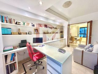 Apartamento Para Vender com 4 quartos 3 suítes no bairro Jardins em Aracaju / Edifício Mansão Jenner Augusto.