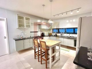 Apartamento Para Vender com 4 quartos 3 suítes no bairro Jardins em Aracaju / Edifício Mansão Jenner Augusto.