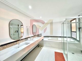 Apartamento Para Vender com 4 quartos 3 suítes no bairro Jardins em Aracaju / Edifício Mansão Jenner Augusto.