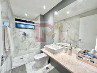 Apartamento Para Vender com 4 quartos 3 suítes no bairro Jardins em Aracaju / Edifício Mansão Jenner Augusto.