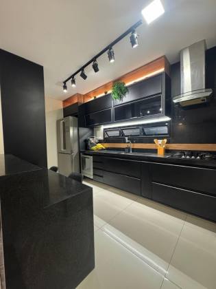 Apartamento Reformado com 3 Vagas no Coração do Jardins — Sofisticação e Localização Incomparáveis!