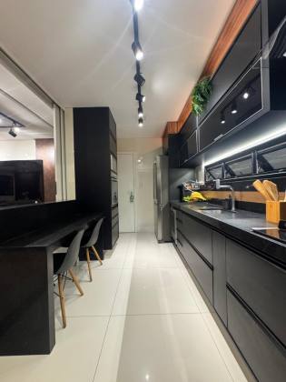 Apartamento Reformado com 3 Vagas no Coração do Jardins — Sofisticação e Localização Incomparáveis!