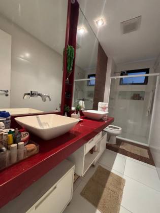 Apartamento Reformado com 3 Vagas no Coração do Jardins — Sofisticação e Localização Incomparáveis!