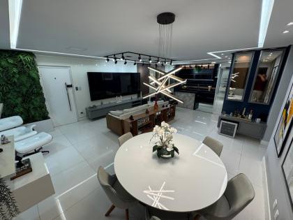 Apartamento Reformado com 3 Vagas no Coração do Jardins — Sofisticação e Localização Incomparáveis!