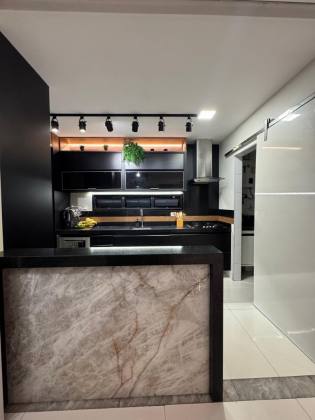Apartamento Reformado com 3 Vagas no Coração do Jardins — Sofisticação e Localização Incomparáveis!