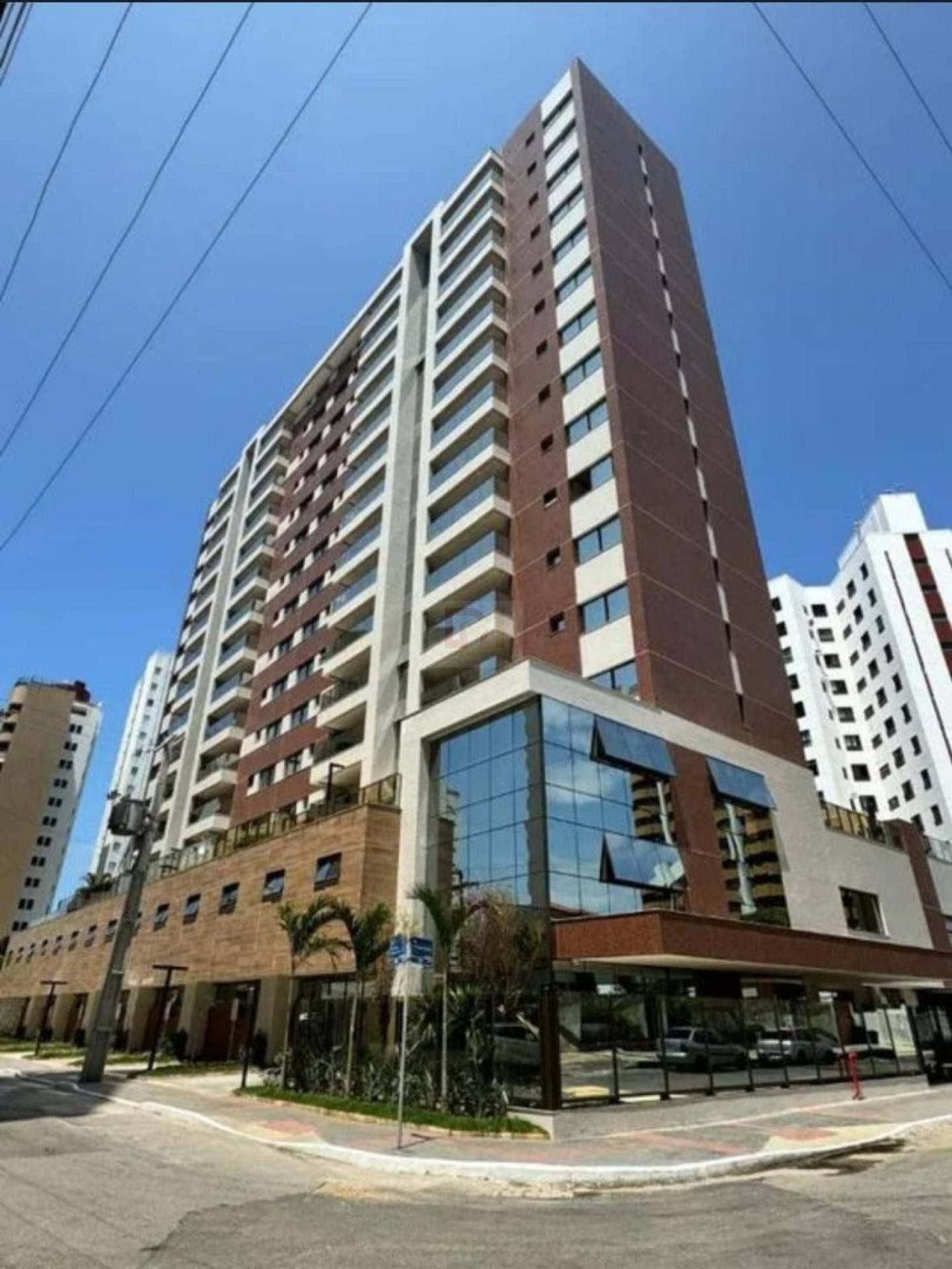 Apartamento Para Vender com 3 quartos 3 suítes no bairro Jardins em Aracaju / Residencial Vittório Emanuele.
