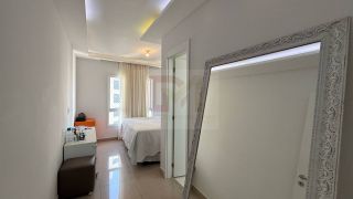 Apartamento Para Vender com 3 quartos 1 suíte no bairro Farolândia em Aracaju / Vista Beira Mar.