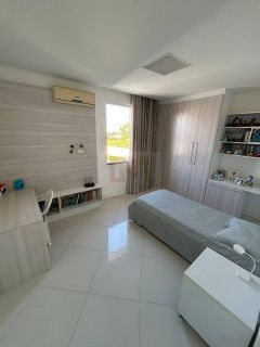 Casa Para Vender com 3 quartos/suítes no bairro Aruana em Aracaju.