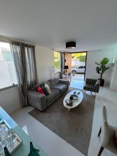 Casa Para Vender com 3 quartos/suítes no bairro Aruana em Aracaju.