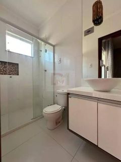 Casa de Condomínio Para Vender com 3 quartos 3 suítes no bairro Aruana em Aracaju.