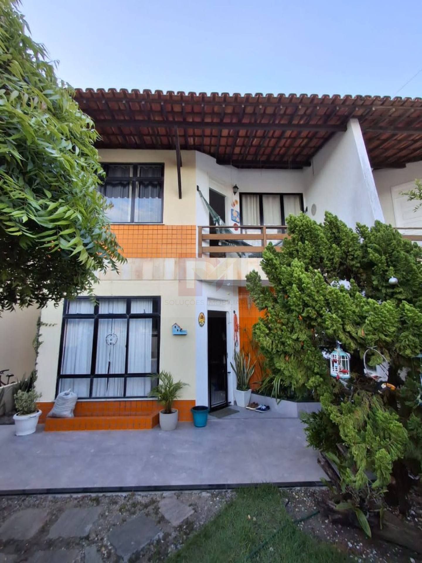 Casa em condomínio / Ampla / Aruana