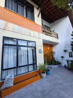 Casa em condomínio / Ampla / Aruana