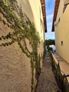 Casa em condomínio / Ampla / Aruana