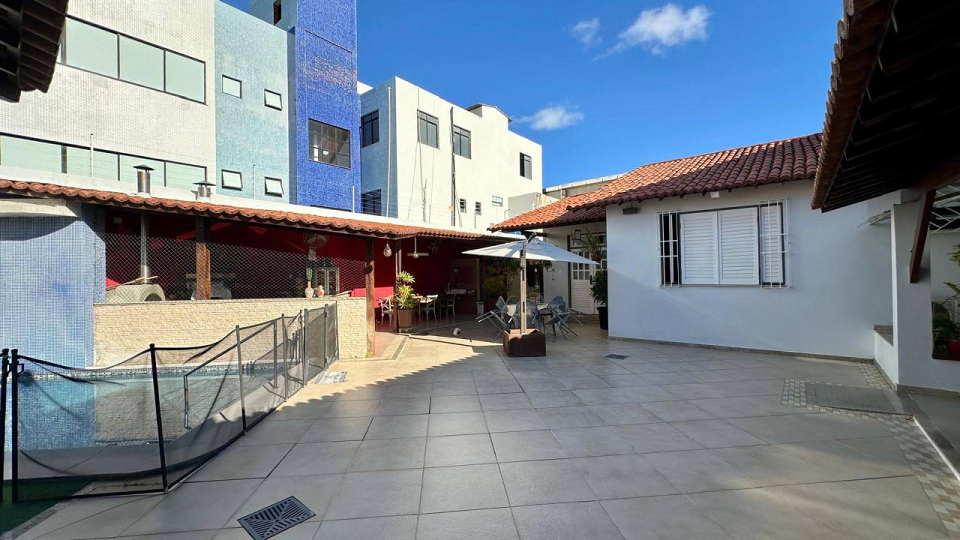 Casa ampla / Com grande Potencial Comercial ..