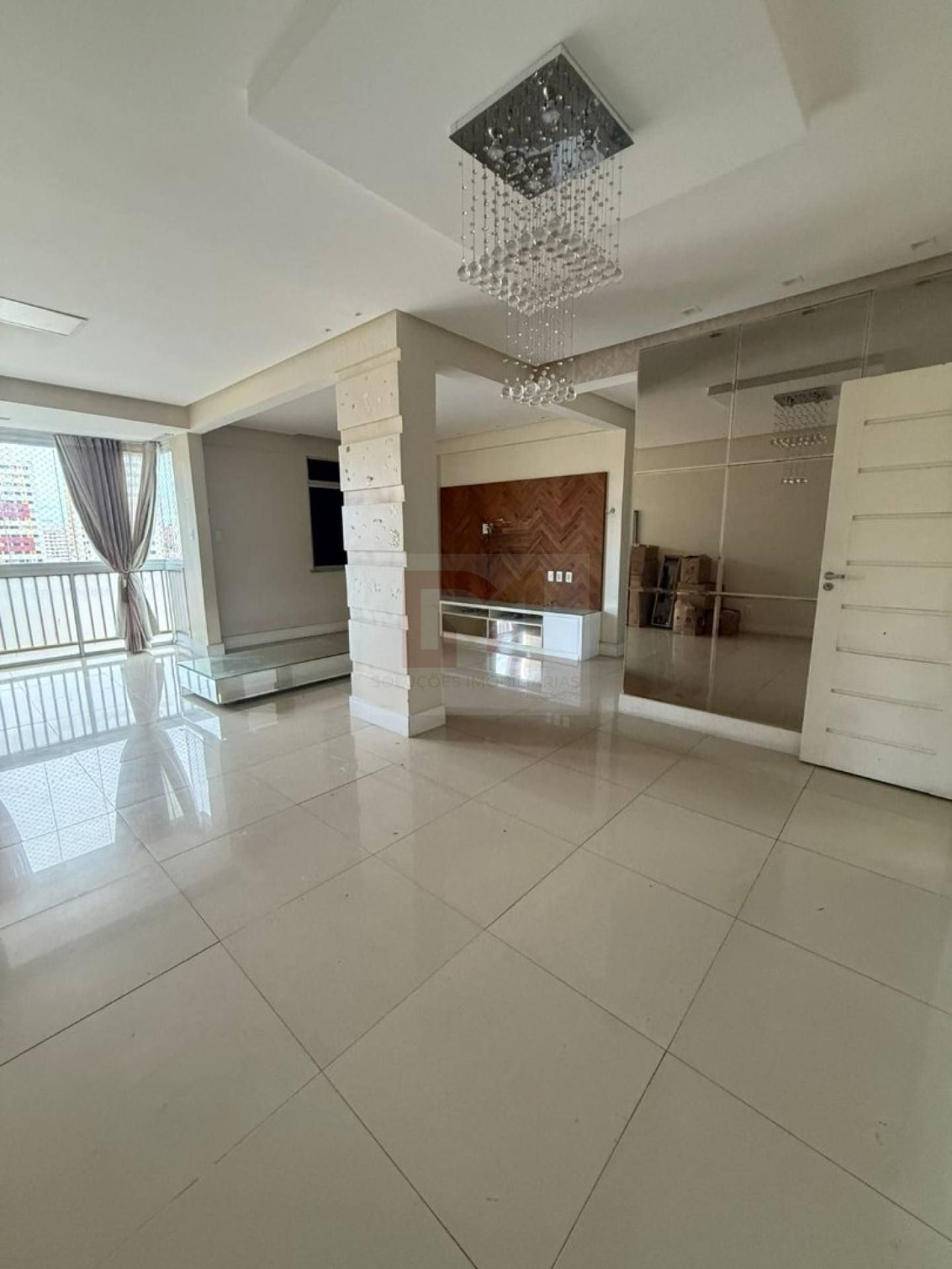 Mansão Jussara Cunha / Sombra / Jardins