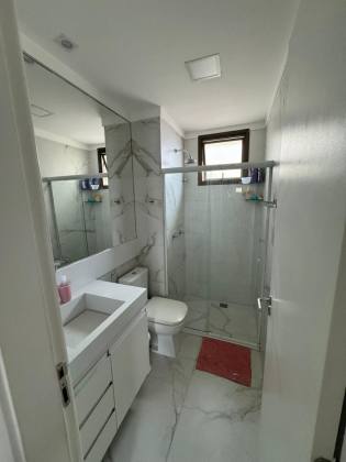 Condomínio Renaissance / Andar alto / Reformado