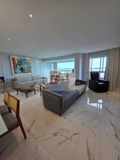 Apartamento à beira-mar no Mansão Lauro Porto com vista para o Rio Mar