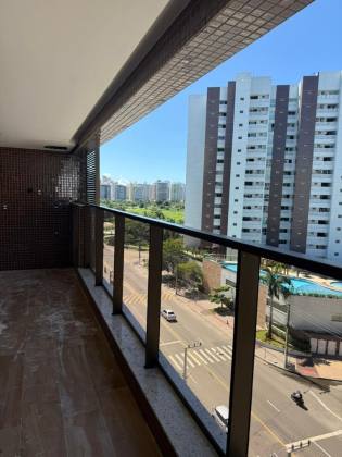 Mansão Emiliano / 200 metros / 3 suites .