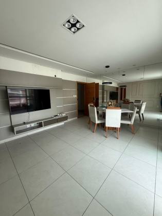 L’ Essence Jardins /Reformado / Andar alto -