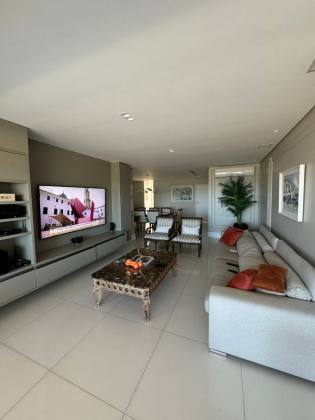 MANSÃO ALDA TEIXEIRA / Reformado / 4 vagas .