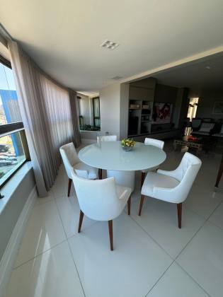 MANSÃO ALDA TEIXEIRA / Reformado / 4 vagas .