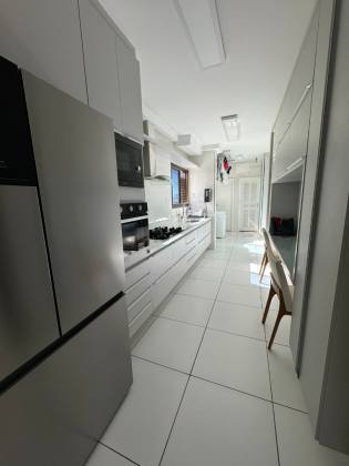 MANSÃO ALDA TEIXEIRA / Reformado / 4 vagas .