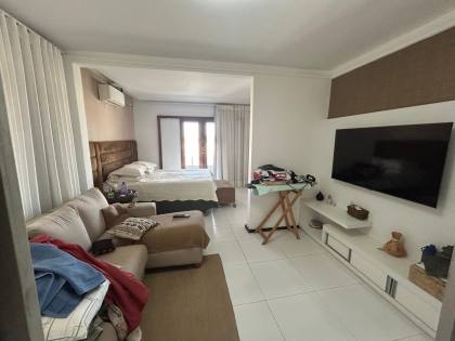 Linda Casa Duplex  / Maria Rezende / Aruana.