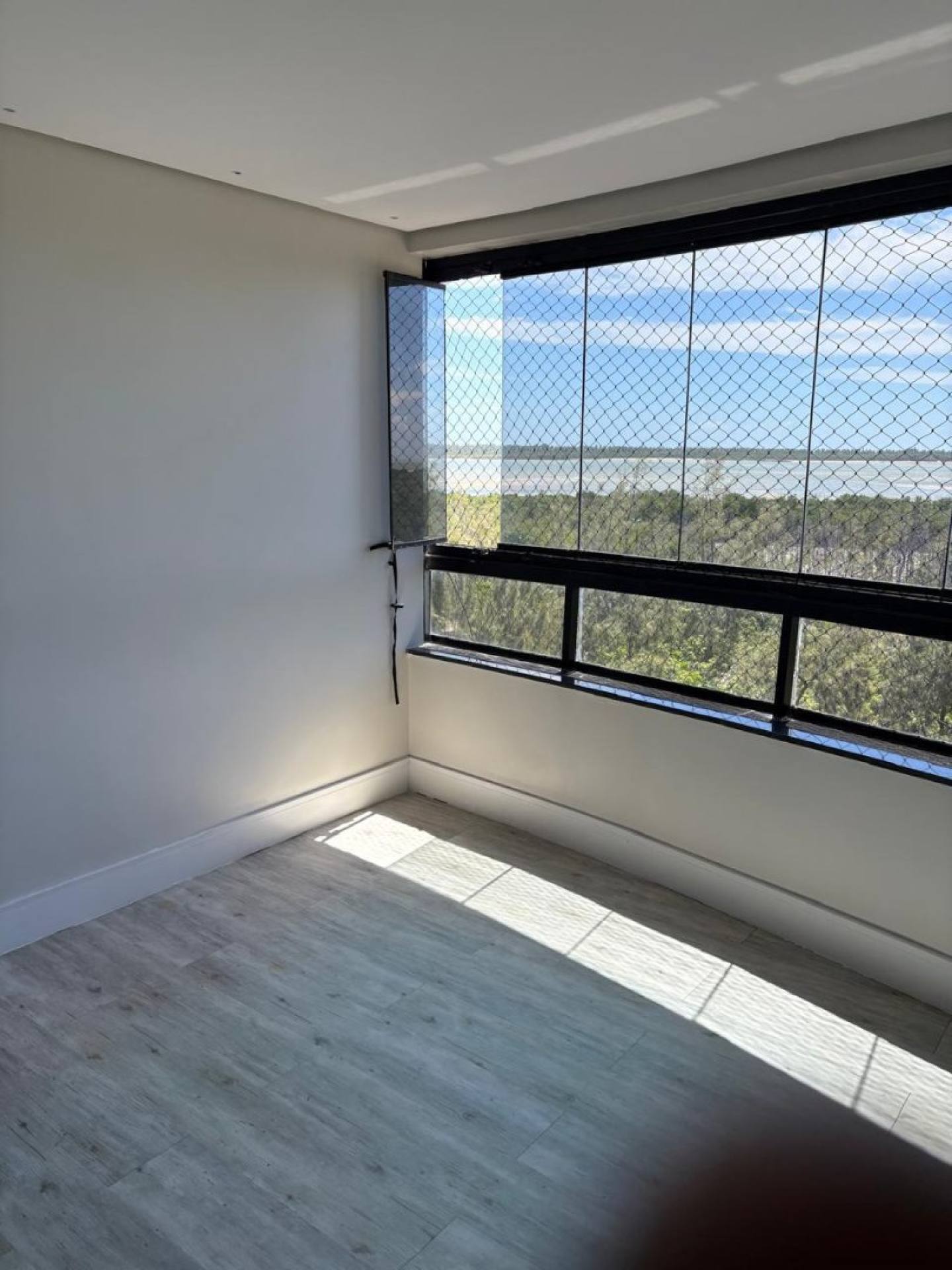 Edifício Les Alpes – Andar Alto, 3 Suítes e Ampla Varanda